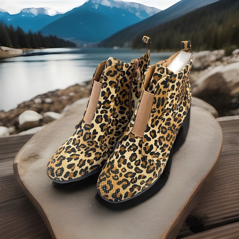 SHO BEAUTIFUL Boots Womens Size‎ 8 Leopard Wedge Ankle Booties Side Zip PEGGY-46